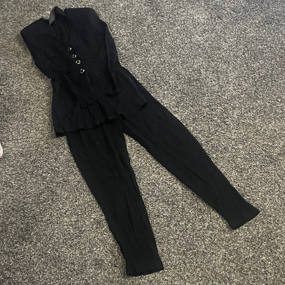 Elegant Vintage Black Women's Pantsuit 
(M-Top, S-Pants) SEE PICS FOR EXACT!